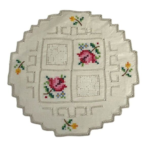Roses Centerpiece Doily Cross Stitch Pink Yellow ROUND Cottage Granny Core 7" - Picture 1 of 4